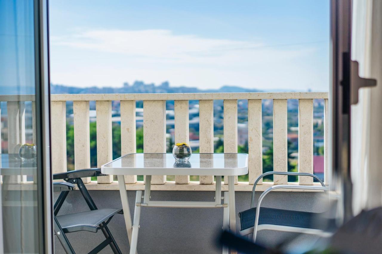 Apartmani Lucante Сплит Экстерьер фото