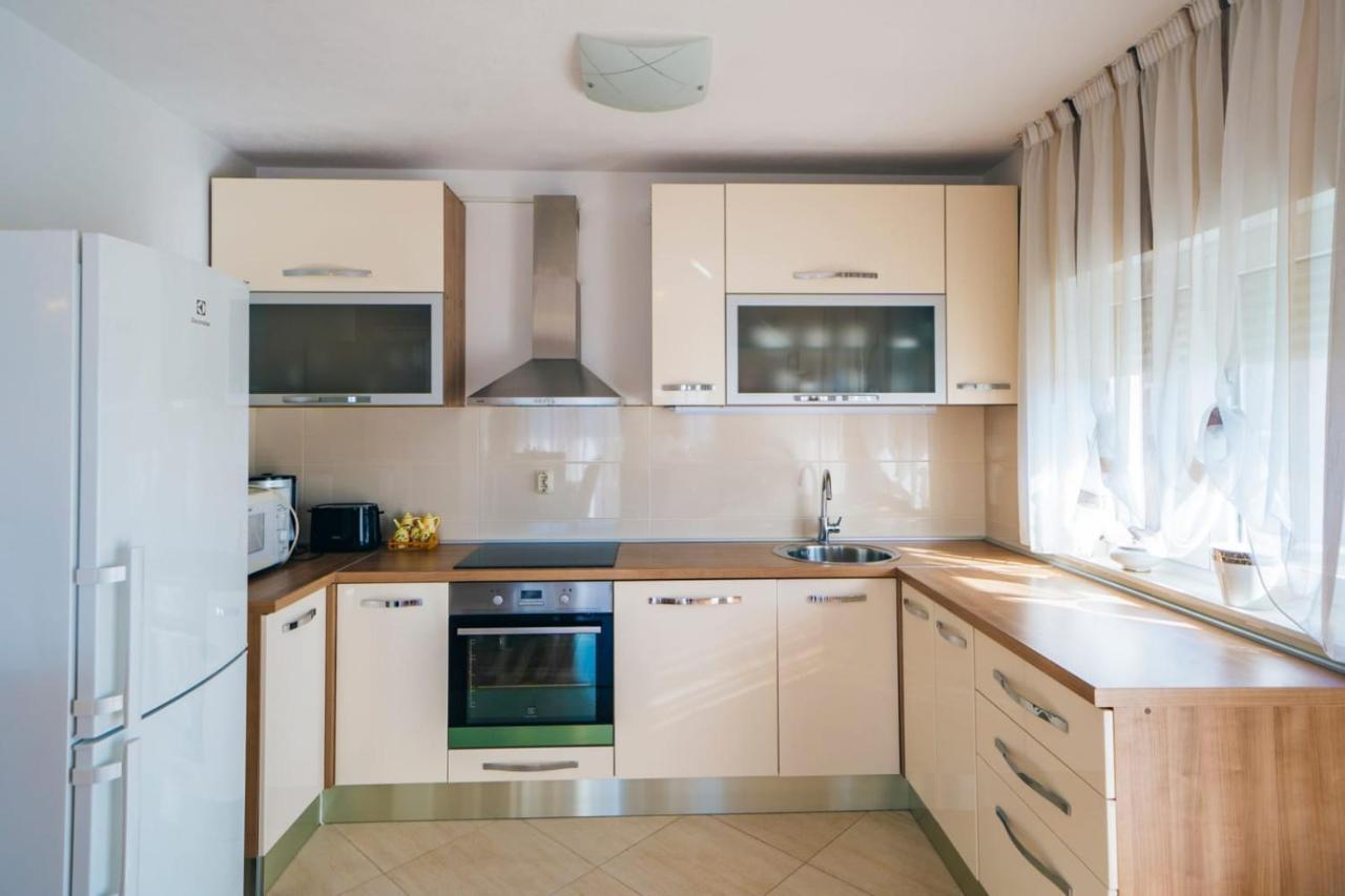 Apartmani Lucante Сплит Экстерьер фото